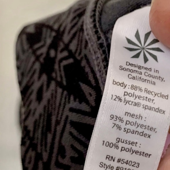 Athleta Bare To Run Knicker Cairo Cropped Capri Reflective Sonar Leggings SZ XS - Picture 6 of 12